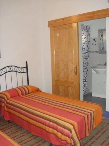 Hostal Villa Mercedes Chipiona Exterior foto